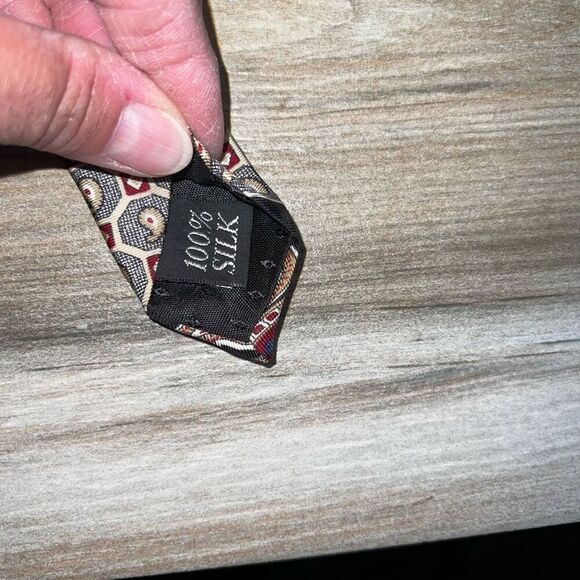 Vtg 80s OSCAR DE LA RENTA Neck Tie Black Gold Red Paisley Print Silk Classic - Picture 5 of 6